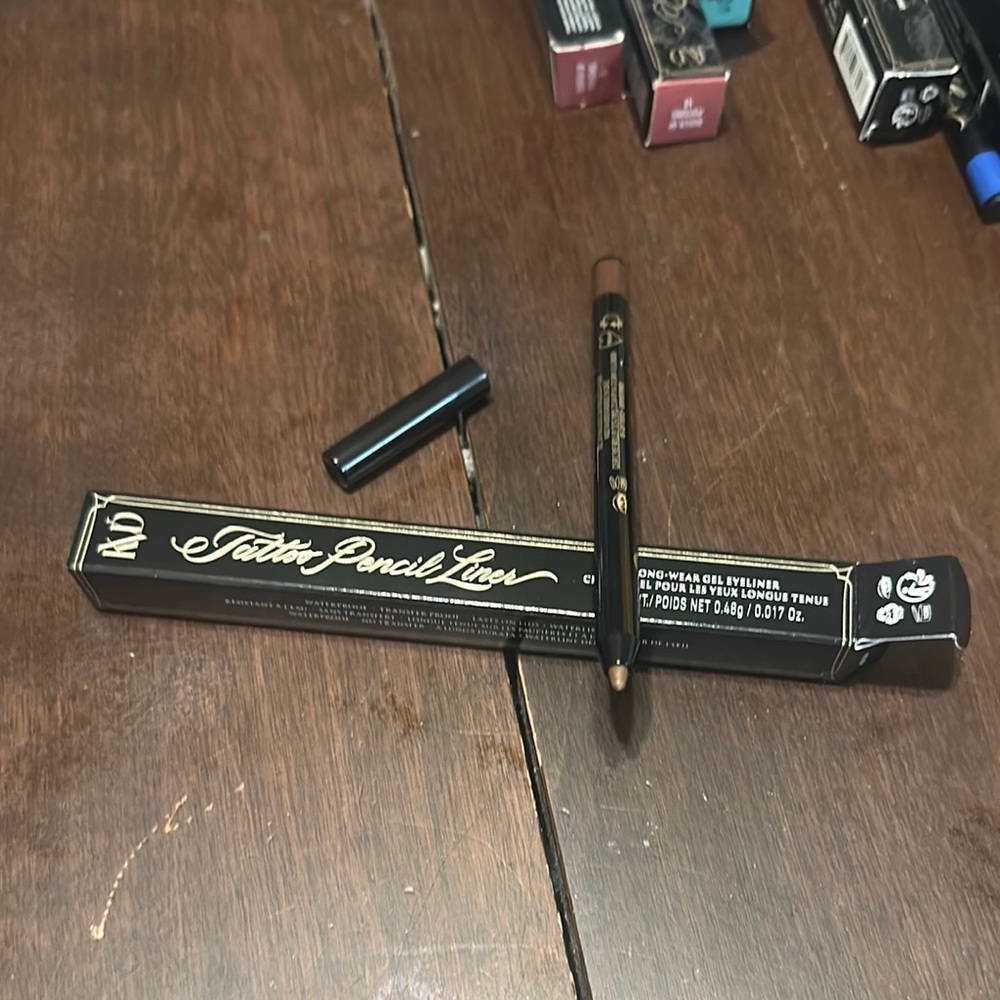 Kat Von D Brown Eyeliner for Precise Definition in TIGEREYE BROWN 45